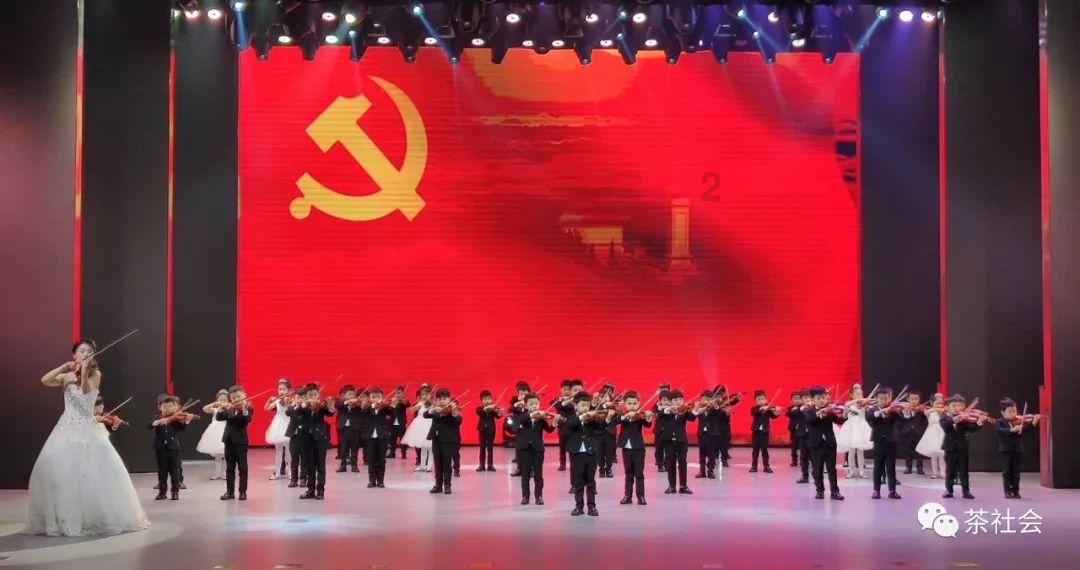 求一本小说古言女主穿书想暗杀男主但每次都被误会是救他，有一段是男主故意试探结果女主中箭男主给她涂药游戏画面